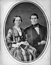 Couple, unidentified, Barr glass plate